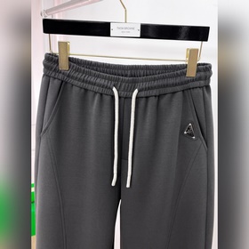 Новые брюки Prada 2026 в стиле кэжуал,