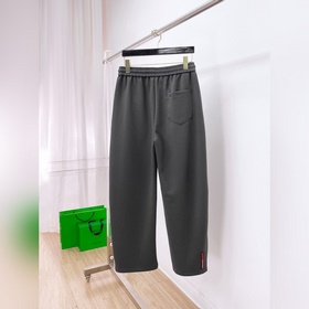 Новые брюки Prada 2026 в стиле кэжуал,