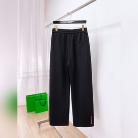 Новые брюки Prada 2026 в стиле кэжуал,