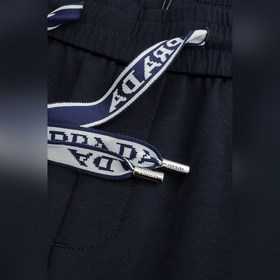 Prada 26FW： новейшая модель из смесово