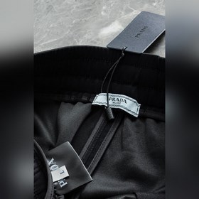 PRADA 26FW — новейшая модель из смесов