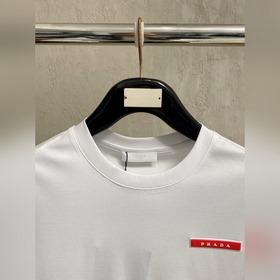 Prada： новая коллекция весна-лето 2026