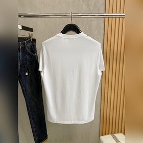 Prada： новая коллекция весна-лето 2026