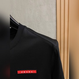 Prada： новая коллекция весна-лето 2026