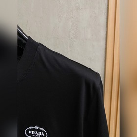 Prada： новая коллекция весна-лето 2026