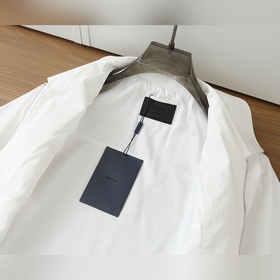 2026 SS T Prada куртка с короткими р