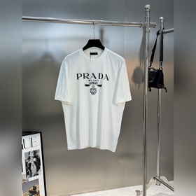 Новая модная футболка PRADA. Модель дл