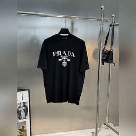 Новая модная футболка PRADA. Модель дл