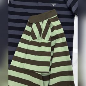 Новая поло-рубашка Prada с полосатым в