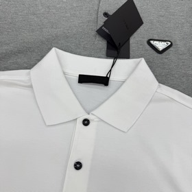 Новая модель поло от Prada, рекомендуе