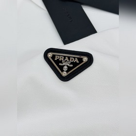 Новая модель поло от Prada, рекомендуе