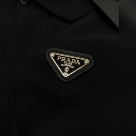 Новая модель поло от Prada, рекомендуе