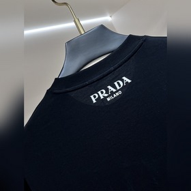 Prada представляет новую осеннюю колле