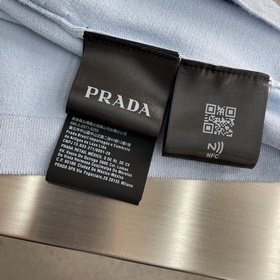 - Трикотажный свитер PRADA с жаккардов