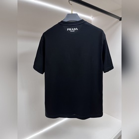 Prada представляет новую осеннюю колле