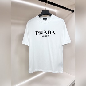 Prada представляет новую осеннюю колле