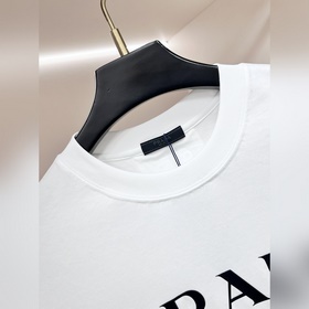 Prada представляет новую осеннюю колле