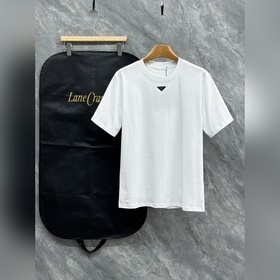 Новинка весна-лето 2026 от Prada： футб