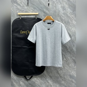 Новинка весна-лето 2026 от Prada： футб