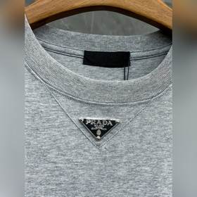 Новинка весна-лето 2026 от Prada： футб
