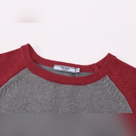 Трикотажная футболка PRADA с круглым в