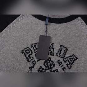 Трикотажная футболка PRADA с круглым в