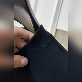 Prada — новая модель мужской футболки 