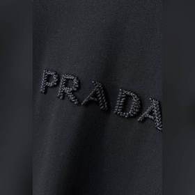 Prada — новая модель мужской футболки 