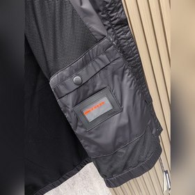 Жилет Prada, весна-лето 2026 г. Новая 