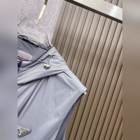 Жилет Prada, весенняя коллекция 2026 S