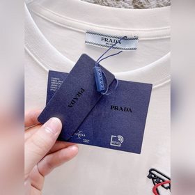 Prada： новая коллекция весна-лето 2026