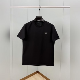 Prada. Классическая футболка с коротки