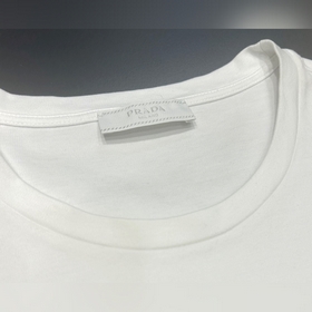Футболка Prada с треугольным логот