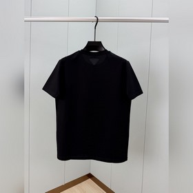 Prada. Футболка с коротким рукавом и п