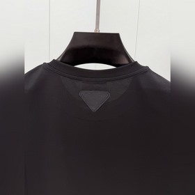 Prada. Футболка с коротким рукавом и п