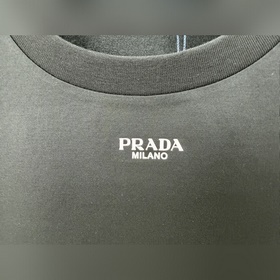 Prada. Новинка весна-лето 2026： минима