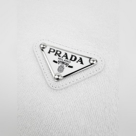 Короткорукавная рубашка Prada с треуг