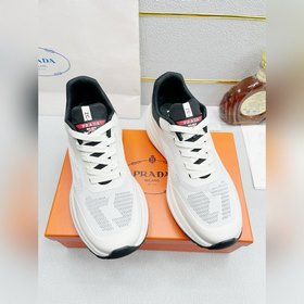 Сверхлегкие [PRADA] — новинка этого