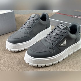 Prada： новые мужские кроссовкиз ткани 