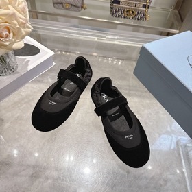 PRADA — новые легкие кроссовки в стиле