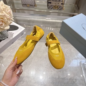 PRADA — новые легкие кроссовки Mary Ja