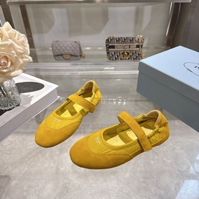 PRADA — новые легкие кроссовки Mary Ja