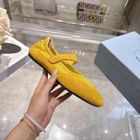 PRADA — новые легкие кроссовки Mary Ja
