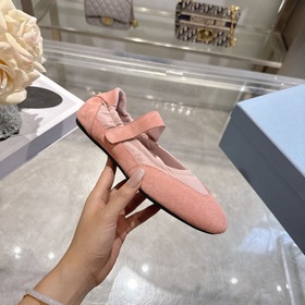 PRADA — новые легкие кеды в стиле «Мэр