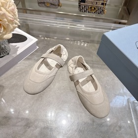 PRADA — новые легкие кроссовки Mary Ja