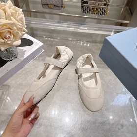 PRADA — новые легкие кроссовки Mary Ja