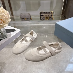 PRADA — новые легкие кроссовки Mary Ja