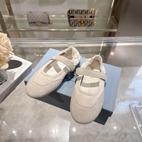 PRADA — новые легкие кроссовки Mary Ja