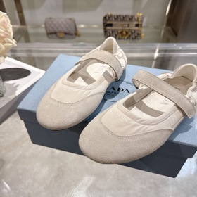 PRADA — новые легкие кроссовки Mary Ja
