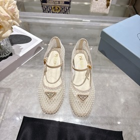 Prada： новая коллекция весна-лето 2026